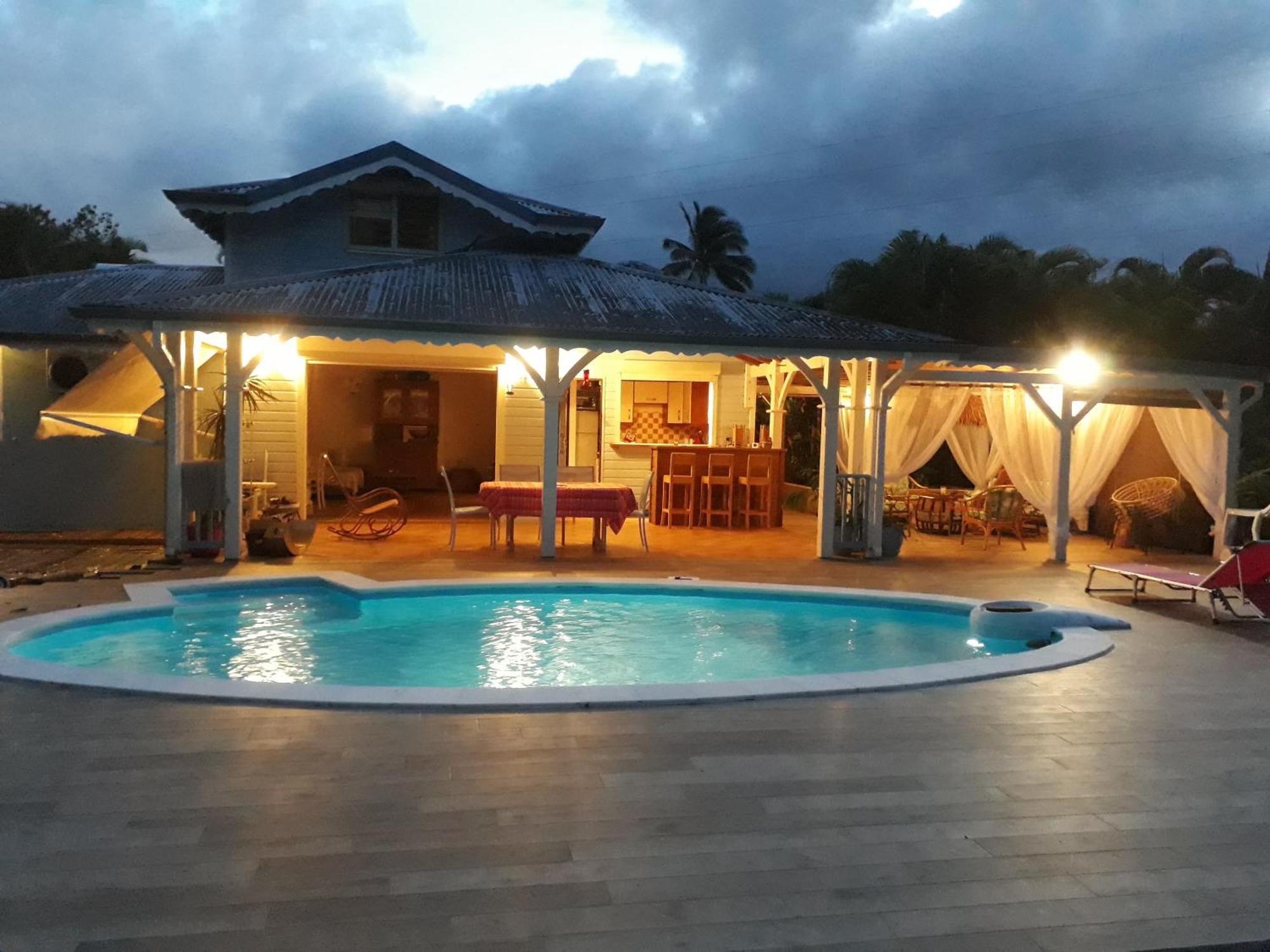 Gite Kaz A Topaze, Piscine, Jardin Tropical Sainte-Rose Bagian luar foto