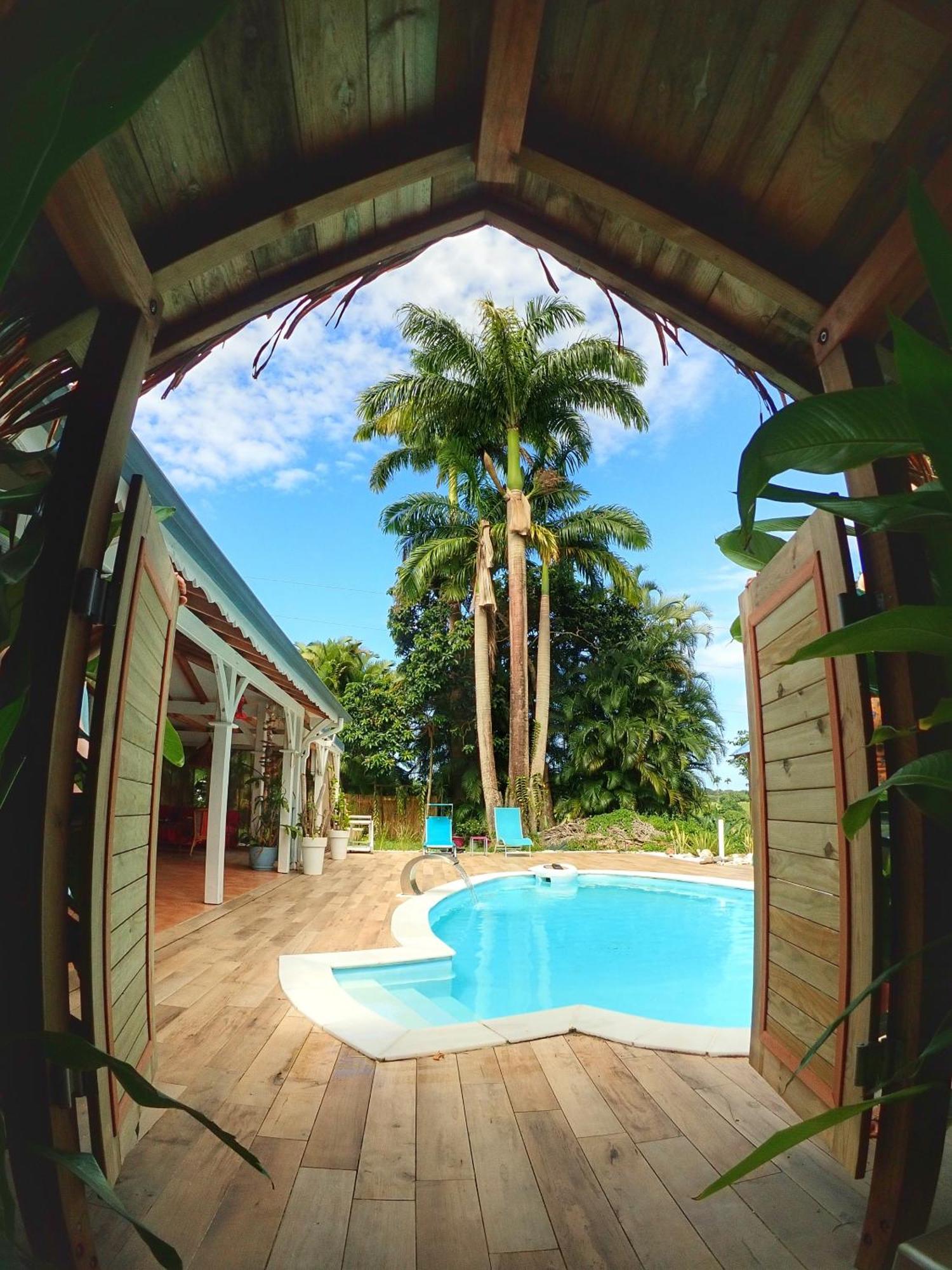 Gite Kaz A Topaze, Piscine, Jardin Tropical Sainte-Rose Bagian luar foto